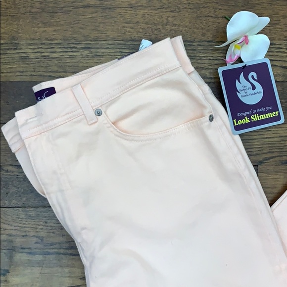 Amanda Slimming Jeans by Gloria Vanderbilt - Picture 2 of 6